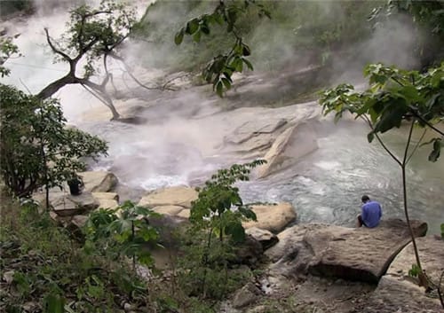 南美秘鲁发现神秘高温河，温度高达100°C动物掉下去3秒煮熟