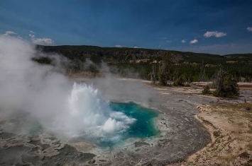 新研究称美国黄石公园的超级火山爆发可能正在减弱