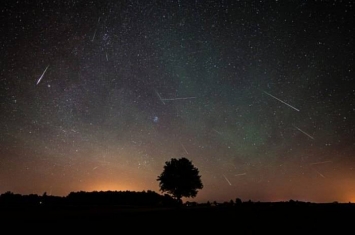 2020年4月22日年度天琴座流星雨极大期