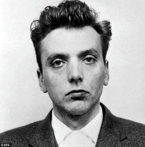 60年代英国连环杀人魔布雷迪（Ian Brady）病逝 生前要求骨灰洒受害人弃尸沼泽