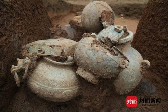 四川渠县城坝遗址考古再获重大进展 发现“賨人”贵族船棺墓葬