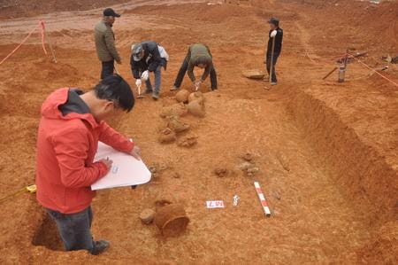 湖南湘潭县雷公塘墓群新发现战国至唐代墓葬