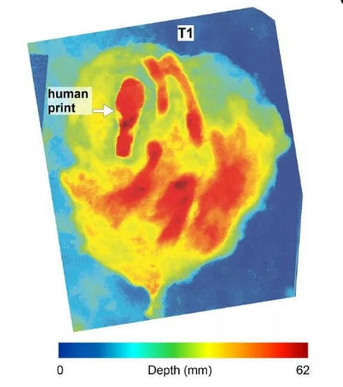 科学家使用3D雷达在12000年前猛犸象足迹中发现人类足迹化石