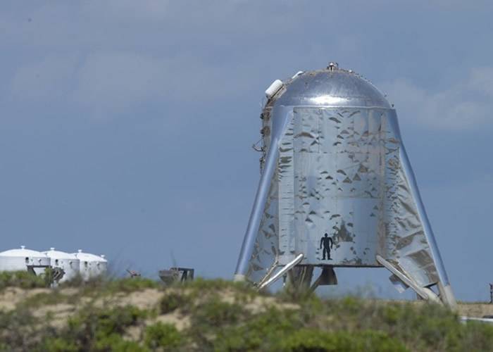 SpaceX星际飞船原型测试机“星际跳跃者”试飞成功 达成火星计划第一步