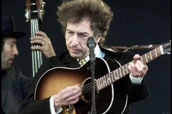 诺贝尔文学奖美国著名歌手卜戴伦（Bob Dylan）明年到瑞典演唱 或会发表得奖演讲